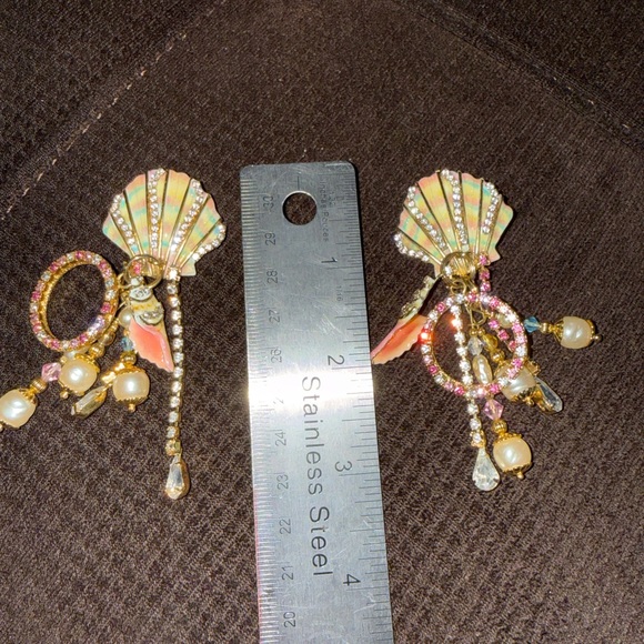 LATR RARE! Lunch at the Ritz Seashell earrings - Picture 8 of 10
